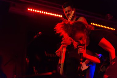 Rock şarkıcısı ALTERIA, Dimebag Darrell 'in anısına yardım için çalıyor. Brambilla Simone Fotoğrafçılık Canlı Haberler