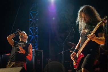 Bergamo, İtalya 26 Ağustos 2016. İtalyan metal grubu EXTREMA, FESTA BiKERS 2016 'da sahne alıyor. Brambilla Simone Fotoğrafçılık Canlı Haberler