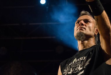 Bergamo, İtalya 26 Ağustos 2016. İtalyan metal grubu EXTREMA, FESTA BiKERS 2016 'da sahne alıyor. Brambilla Simone Fotoğrafçılık Canlı Haberler