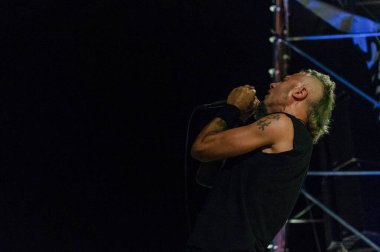 Bergamo, İtalya 26 Ağustos 2016. İtalyan metal grubu EXTREMA, FESTA BiKERS 2016 'da sahne alıyor. Brambilla Simone Fotoğrafçılık Canlı Haberler