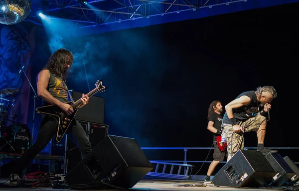 ⬇ Скачать Картинки Metal Para El Festival De Emergencia, Стоковые.