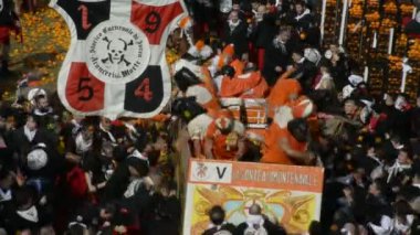 Ivrea, İtalya - 27 Şubat 2017: Canlandırma serisinden: Ivrea içinde portakal Muharebesi.