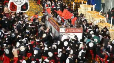 Ivrea, İtalya - 27 Şubat 2017: Canlandırma serisinden: Ivrea içinde portakal Muharebesi.