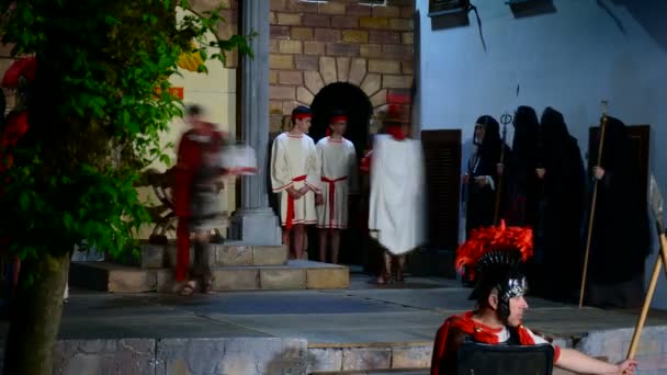 ANTIGNANO, ITALY - APRIL 14, 2017: Via Crucis Way of the Cross. Representation of passion of Christ on April 14, 2017 in in the center of Antignano, Italy — Stock Video