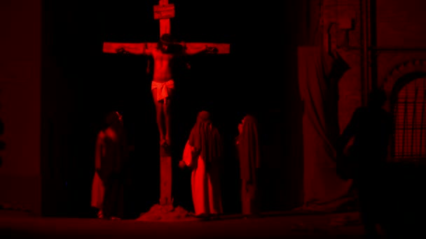 Antignano, italien - 14. April 2017: Kreuzweg. Darstellung der Passion Christi am 14. April 2017 im Zentrum von Antignano, Italien — Stockvideo