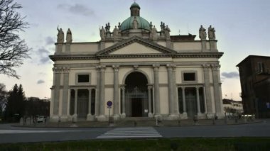 Vercelli, İtalya - Şubat 2017: Zaman atlamalı Katedrali Vercelli, Piedmont, İtalya