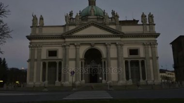 Vercelli, İtalya - Şubat 2017: Zaman atlamalı Katedrali Vercelli, Piedmont, İtalya