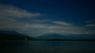 hızlandırılmış dağ Gölü üzerinde