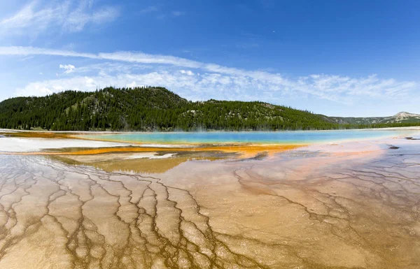 Gran Primavera Prismática en el Parque Nacional de Yellowstone - Wyoming, U — Foto de Stock