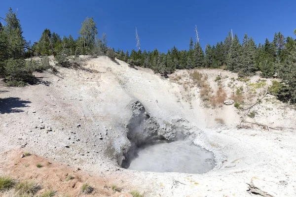 Vulcão de lama no parque nacional de Yellowstone — Fotografia de Stock