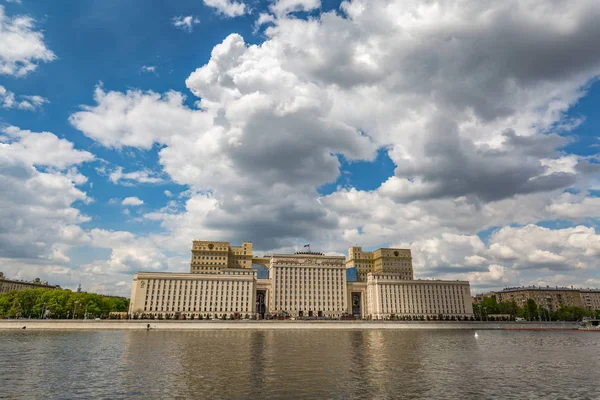 Россия, Москва - 19 мая 2017 г.: здание Министерства де — стоковое фото