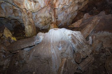 Emine-na-Khosar Chatyr-Dag dağ suç karstik Mağarası