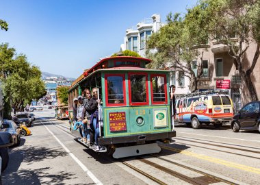 San Francisco, California, ABD - 19 Temmuz 2017: Kablo arabanın yakınında