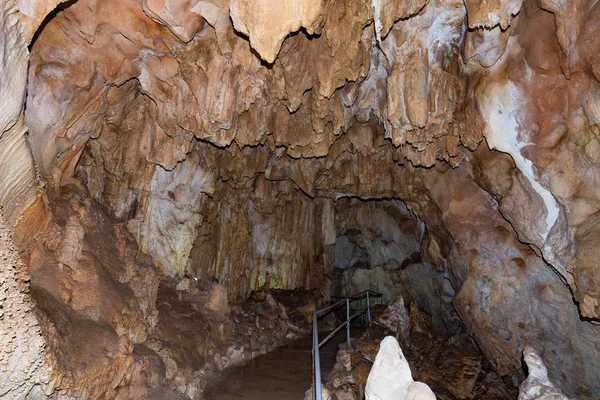 Emine-na-Khosar Chatyr-Dag dağ suç karstik Mağarası