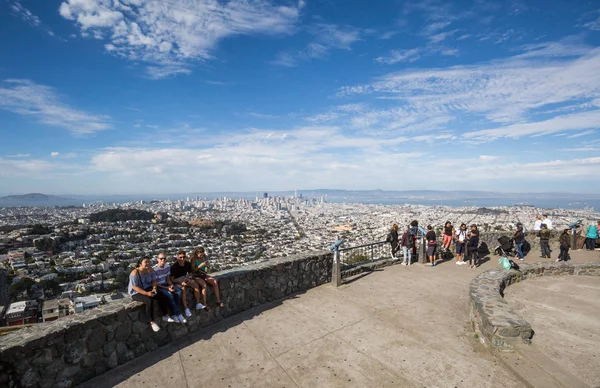 San Francisco, Ca, Amerika Birleşik Devletleri - 16 Temmuz 2017: San Francisco görünümünden 