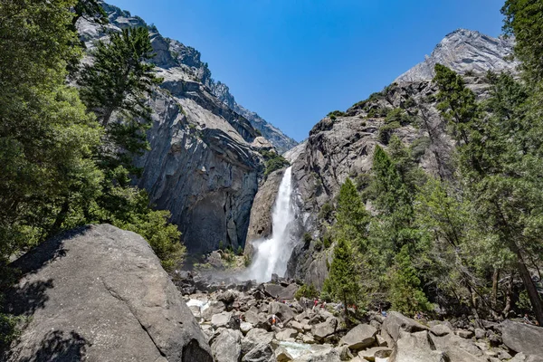 Caída de Yosemite en el Valle de Yosemite, Parque Nacional — Foto de Stock