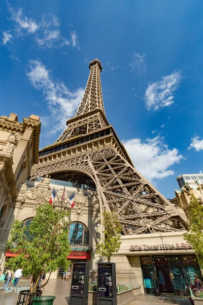 Las Vegas, USA - July 12, 2017: Paris Las Vegas Hotel and Casino — Stock Photo, Image