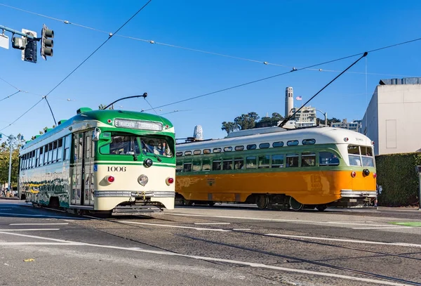 SAN FRANCISCO, CALIFORNIA, Estados Unidos - 19 de julio de 2017: Calle histórica — Foto de Stock