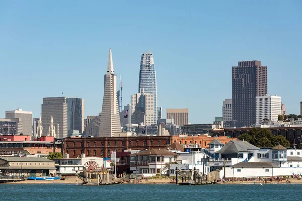 SAN FRANCISCO, USA - JULY 17, 2017: Bygninger i sentrum av San Fr – stockfoto