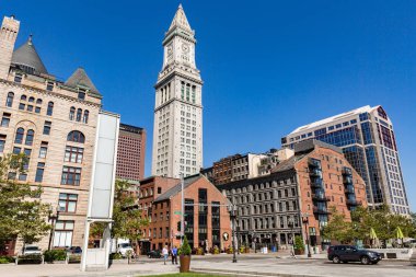 Boston - 21 Temmuz 2017: Özel ev Tower ve çevresindeki b