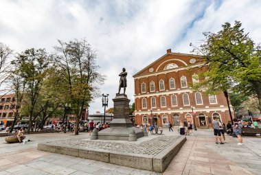 Boston - 21 Temmuz, 2017:Statue Amerikan vatansever Samuel Adams bir