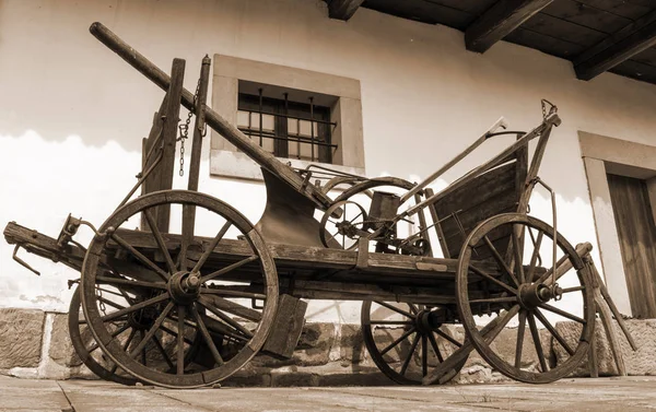 The plow and blade on the carriage. — Stock Image The plow and blade on the carriage. Stock Picture
