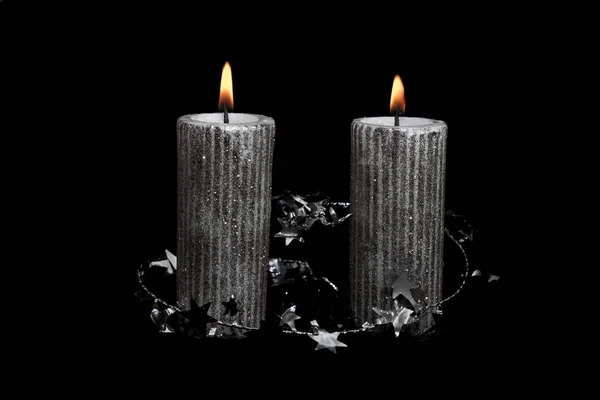 Dwie świece świąteczne srebrne — Zdjęcie stockowe