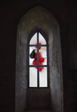 Noel Baba kalede bir pencereden karda