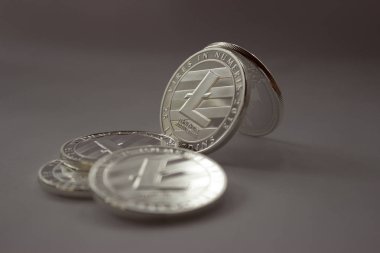 Gri bir arka planda - dijital Döviz Alım Litecoins