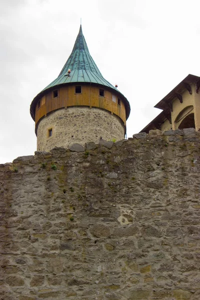 Torre do castelo de Kuneticka Hora — Fotografia de Stock