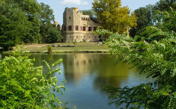 Замок Яна и его отражение — стоковое фото
