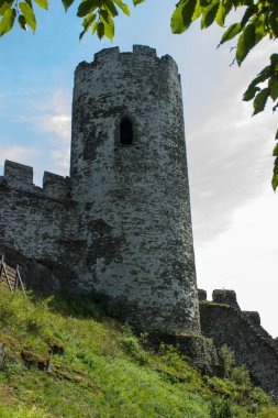 Kulenin görünümünü Bezdez Kalesi (3 duvarlı)