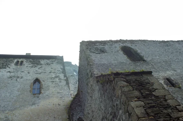 贝兹德兹城堡和守卫塔 — 图库照片