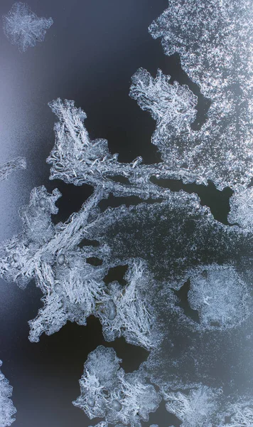 Ornament på fönstret skapad av frost (3) — Stockfoto