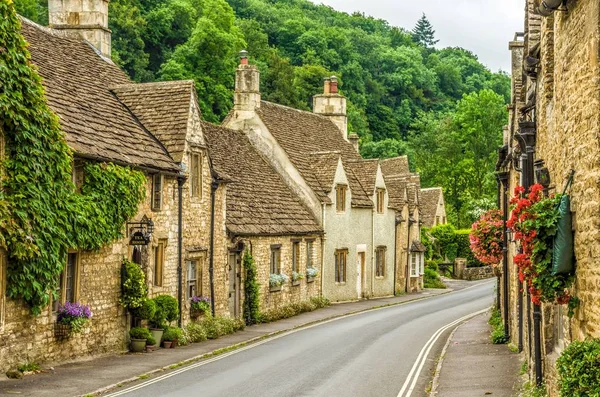 Köy Castle Combe