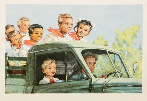 Sovyet kartpostal Sovyet öncüleri gösterir