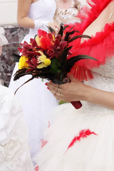 Sposa con bouquet da sposa — Foto Stock