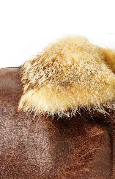 Kožená bunda s kožešinovým límcem, samostatný — Stock fotografie