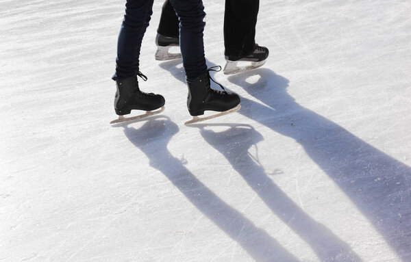 люди на катке
