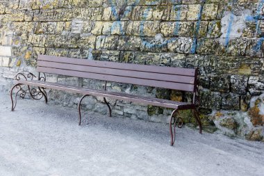 kabuk kaya duvarı yakınındaki boş tezgah