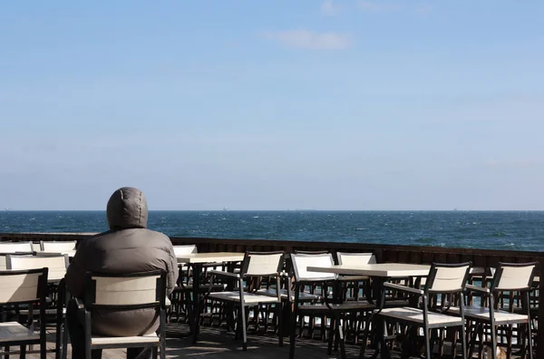 Man Sitting Alone Open Air Restaurant Sea View — Stock Photo, Image