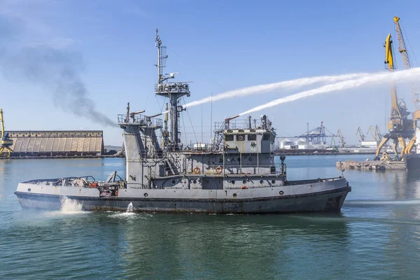 Пожарный Корабль Вмс Действии Пожаротушение Судна Воде Корабля — стоковое фото