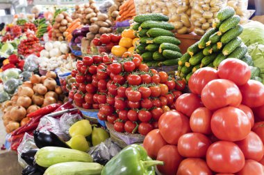 domates, salatalık, biber ve diğer sebze piyasada Satılık