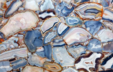 İnanılmaz büyüleyici kesitsel manzara taşları beyaz mavi Agate Kristali. Doğal agat kristal yüzey, mineral taş makro yakın çekim.