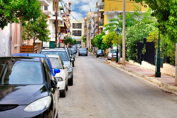 Large Number Parked Cars Clutter One Side Road Pedestrian Sidewalks — Stock Photo, Image