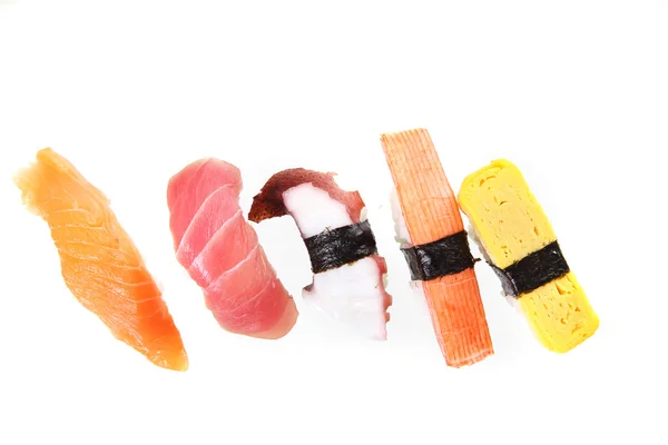 Mélanger les sushis isolés en fond blanc — Photo