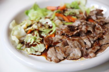 Sığır eti yakiniku yakından, Japon yemekleri içinde
