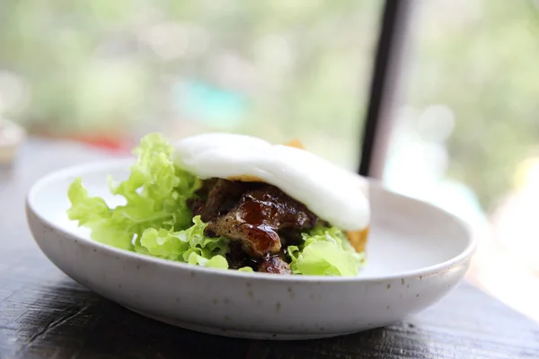 Bílé kuřecí teriyaki hamburger — Stock fotografie