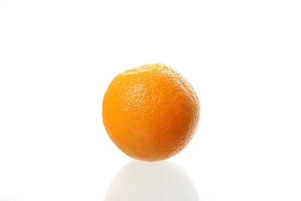 Arancio isolato su sfondo bianco — Foto Stock