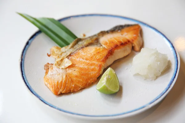 Grilled salmon japanese style shio yaki , Japanese food — Stock Photo, Image